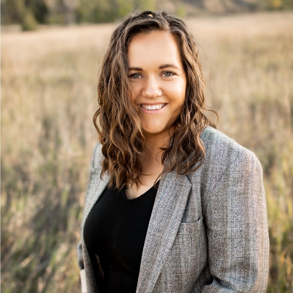 Meet your Posher, Michelle - Picture 1 of 7